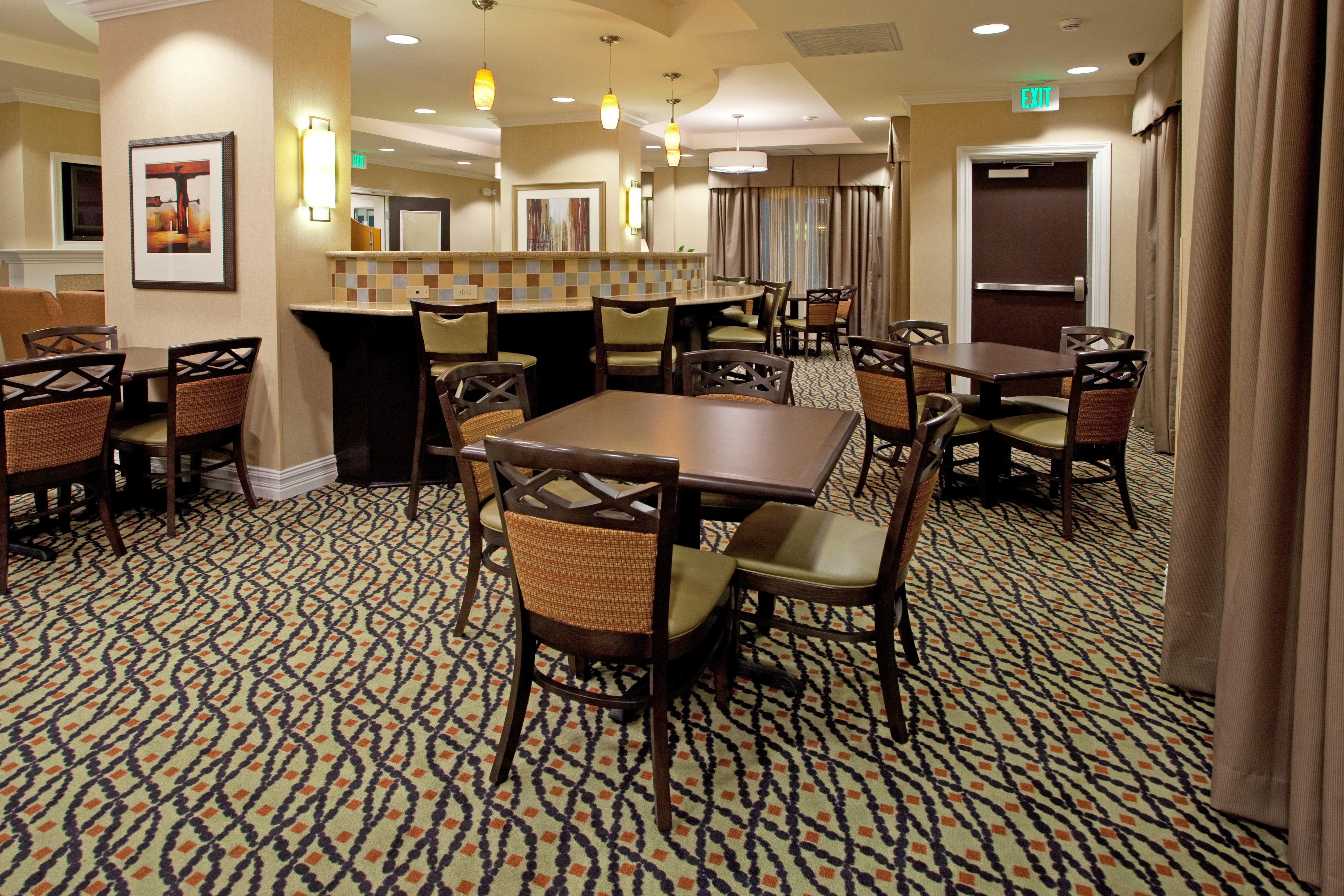 Holiday Inn Express And Suites Newberry, An Ihg Hotel Restaurant photo